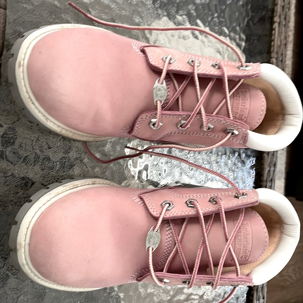 Mauve color Timberland boots